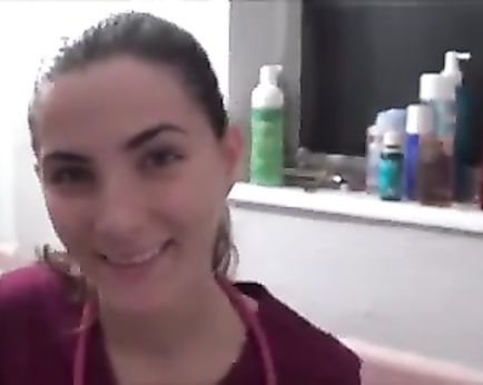 Молодую врачиху бойфренд выебал в красивую пизду в ванной комнате. Кремпай крупным планом!